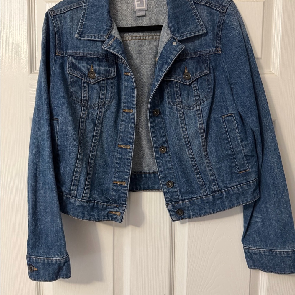 JCPenney Classic Medium Wash Denim Jacket Size Large